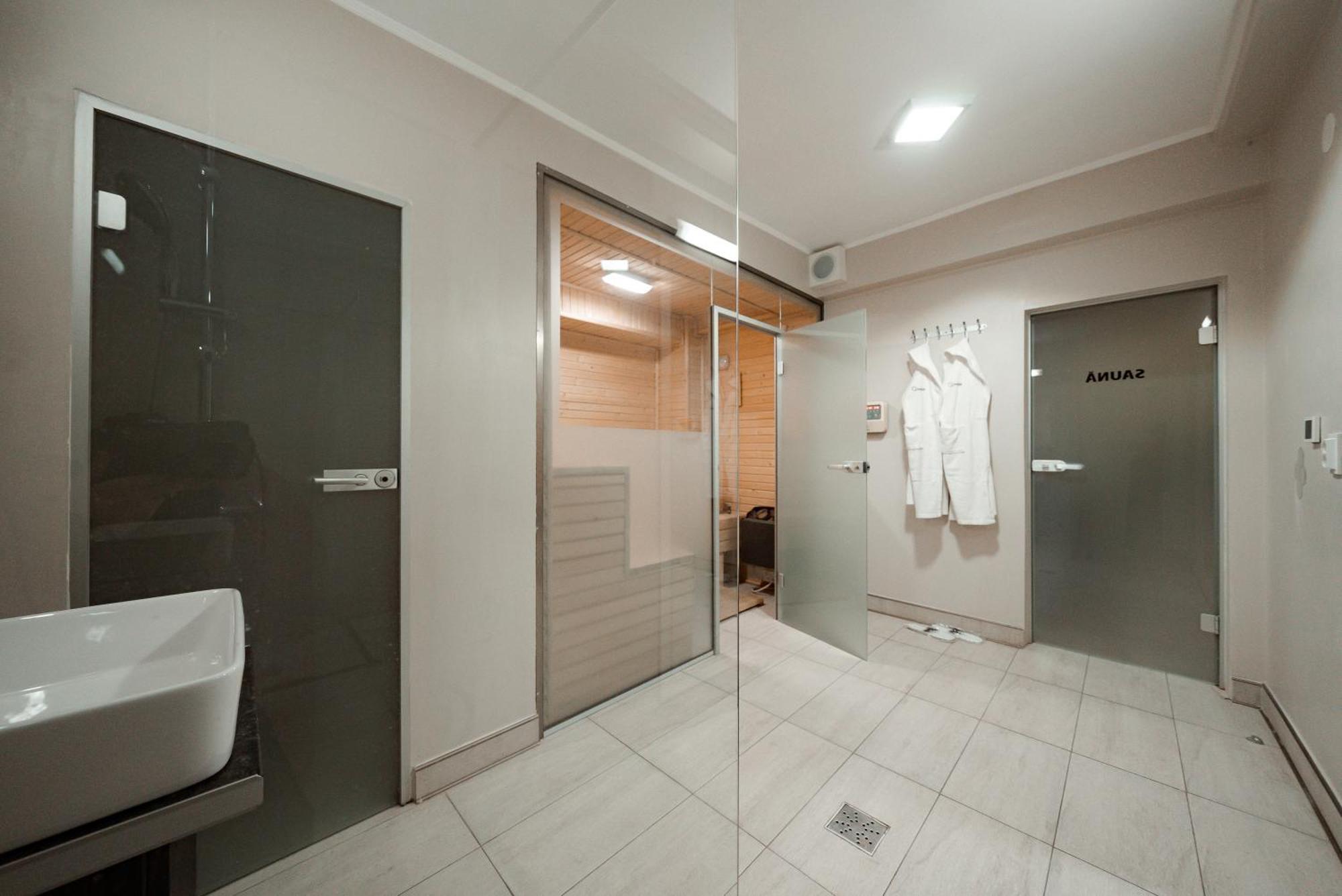 Quantum House Hotel Vatra Dornei Exterior photo