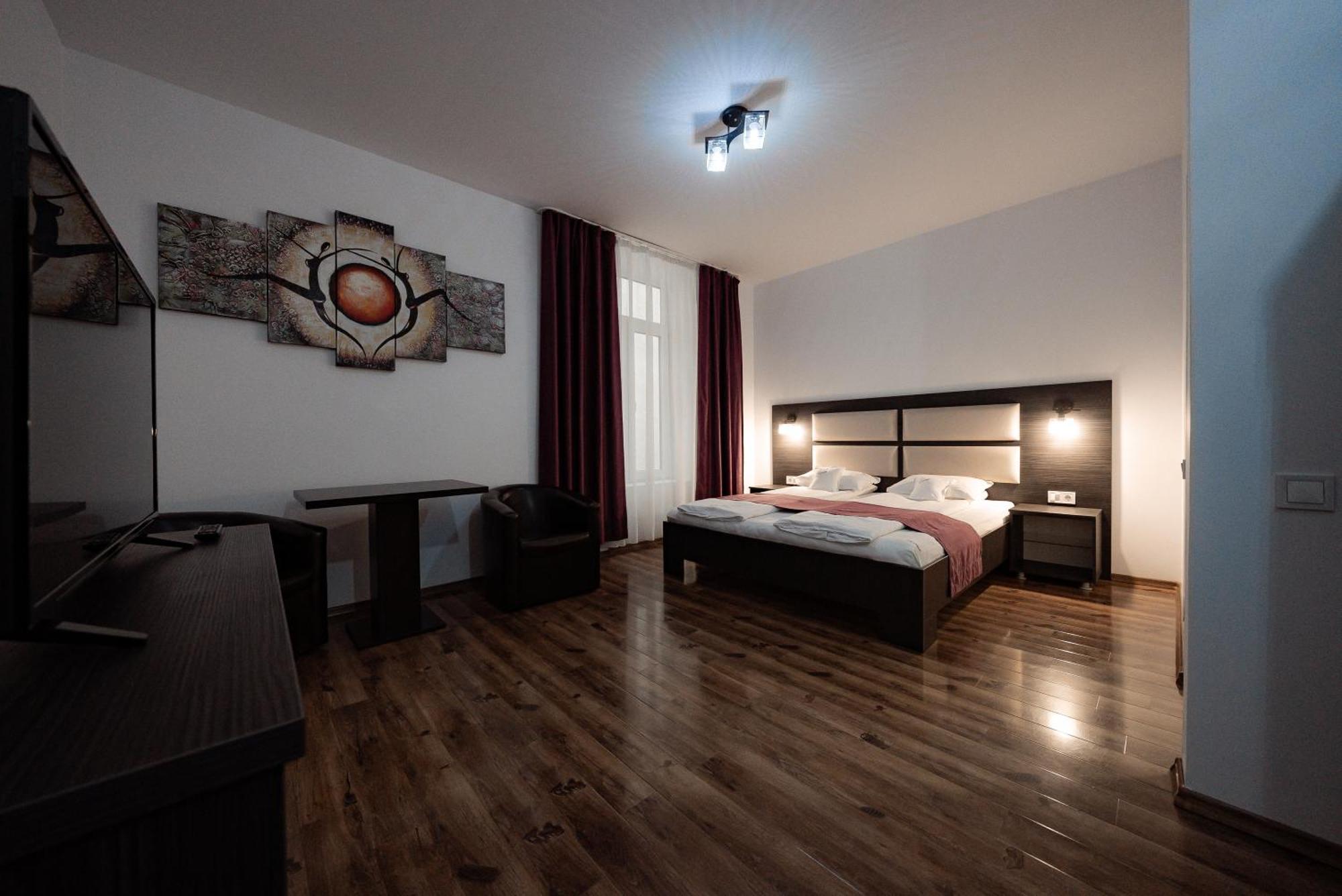 Quantum House Hotel Vatra Dornei Exterior photo