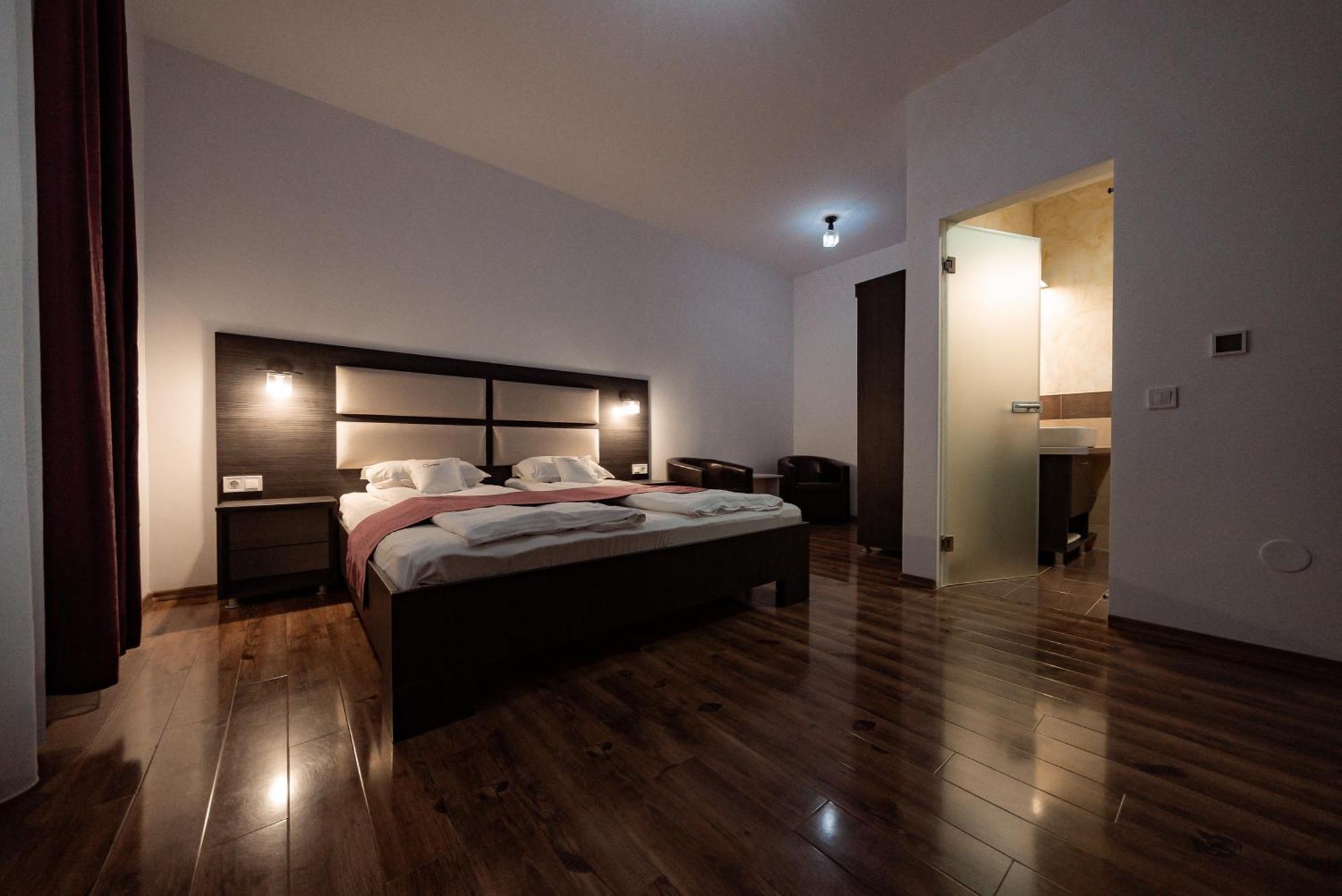 Quantum House Hotel Vatra Dornei Exterior photo