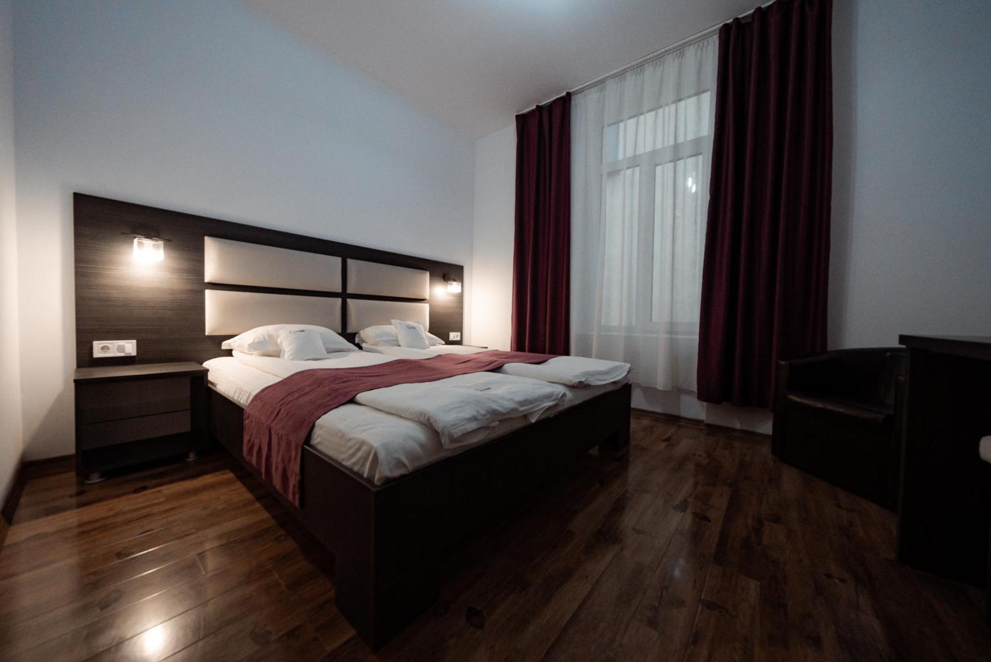 Quantum House Hotel Vatra Dornei Exterior photo