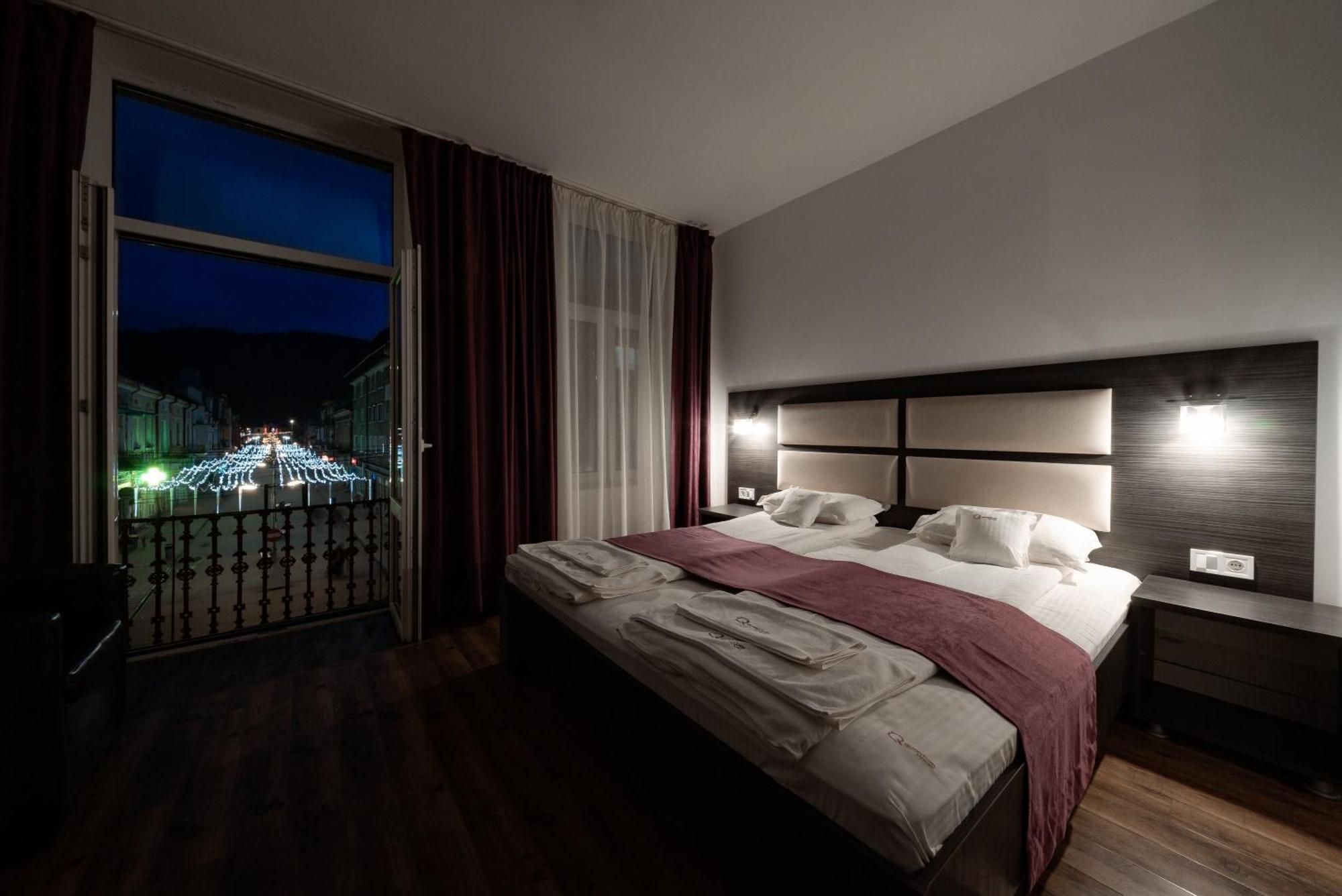 Quantum House Hotel Vatra Dornei Exterior photo