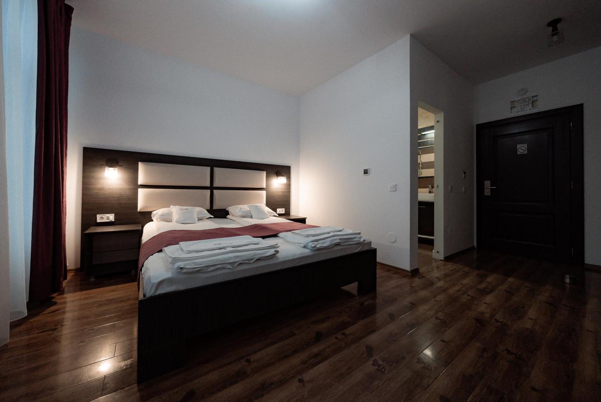 Quantum House Hotel Vatra Dornei Exterior photo