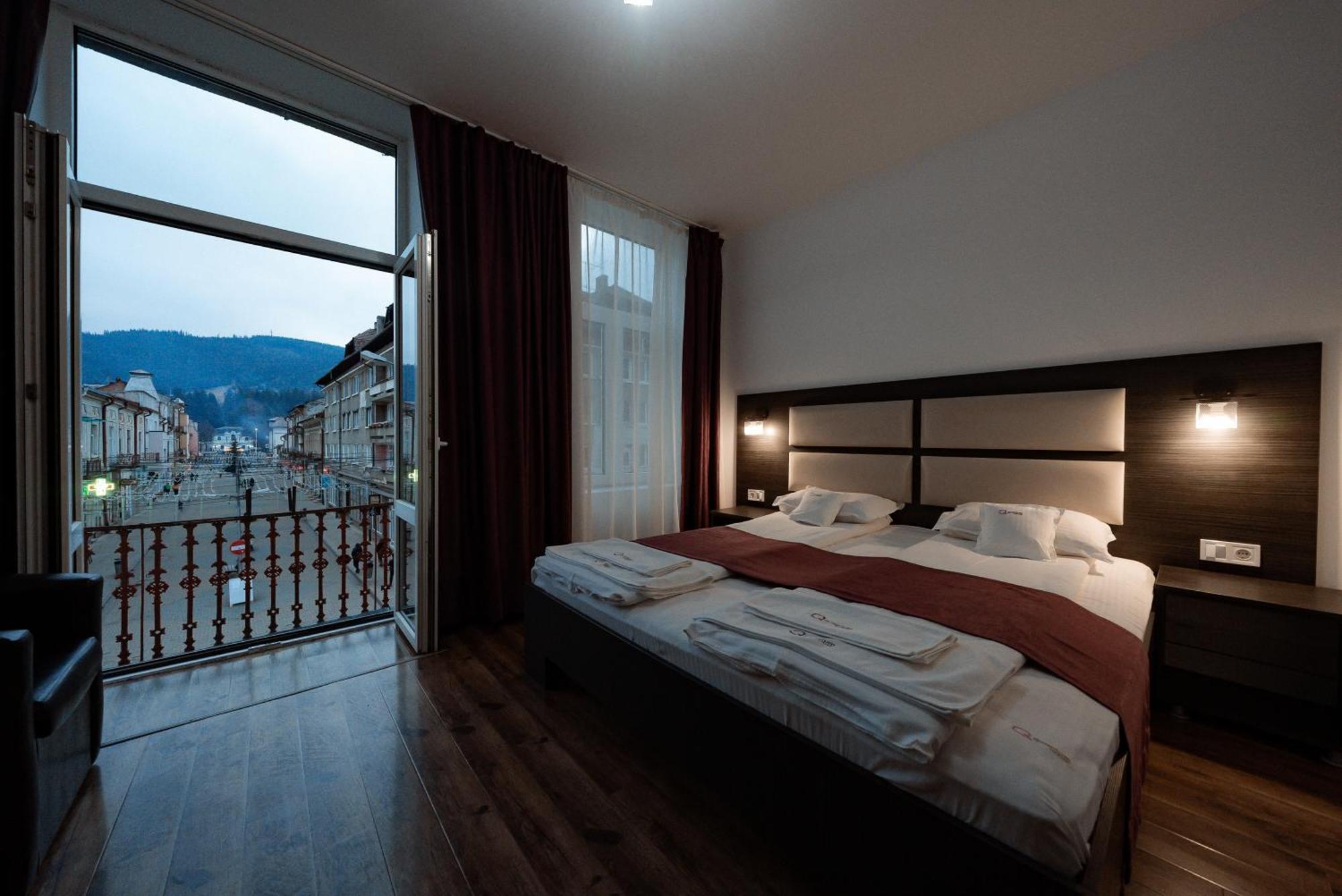 Quantum House Hotel Vatra Dornei Exterior photo