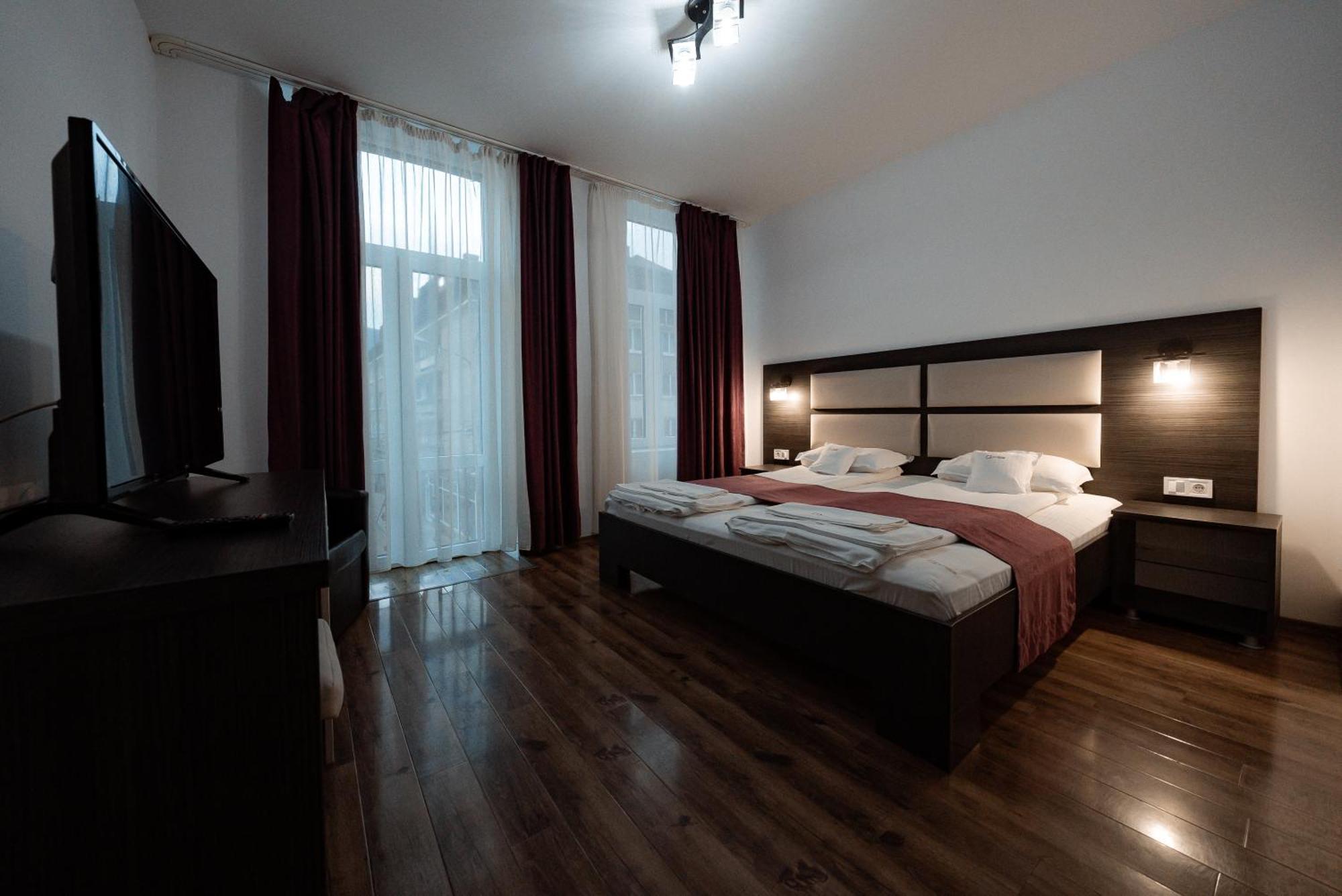 Quantum House Hotel Vatra Dornei Exterior photo
